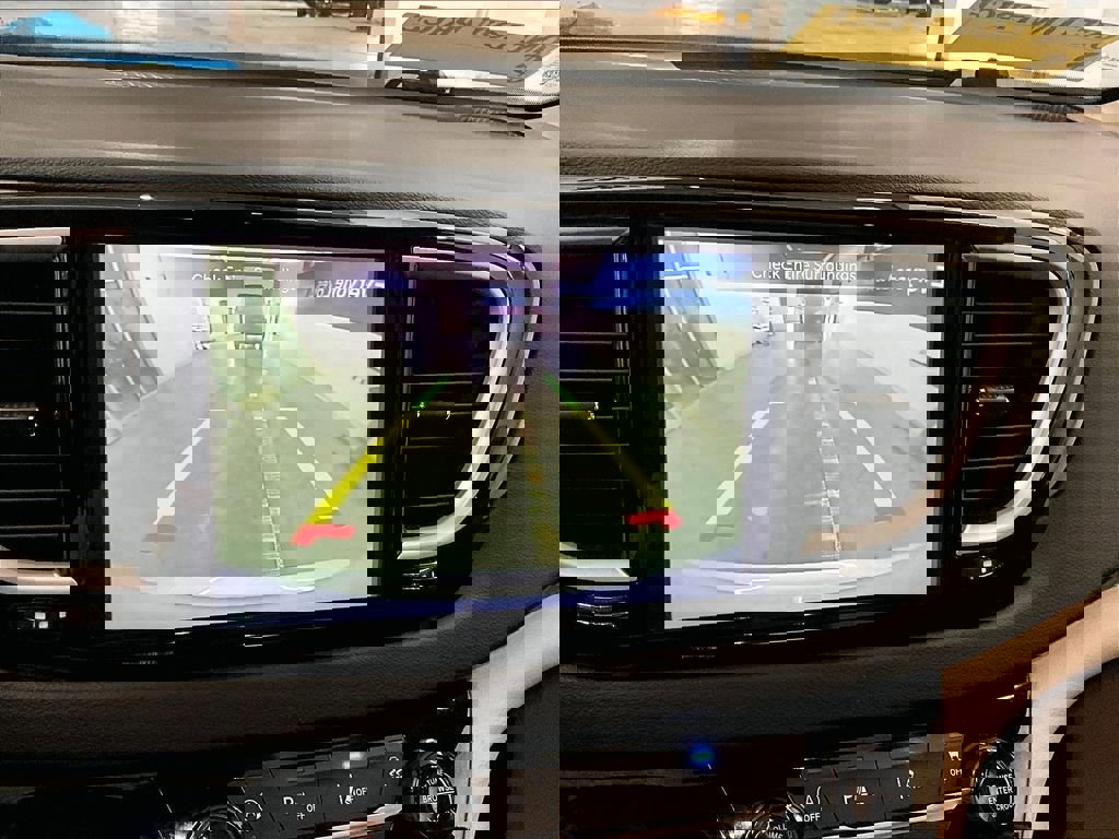 Used 2023 Chrysler Pacifica Touring-L FWD image 20