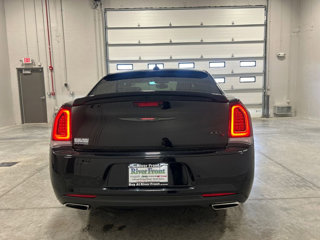 Used 2023 Chrysler 300 S image 7