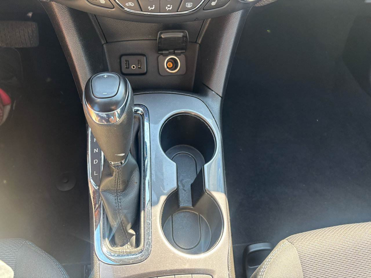 Used 2019 Chevrolet Cruze LT w/ Convenience Package image 10