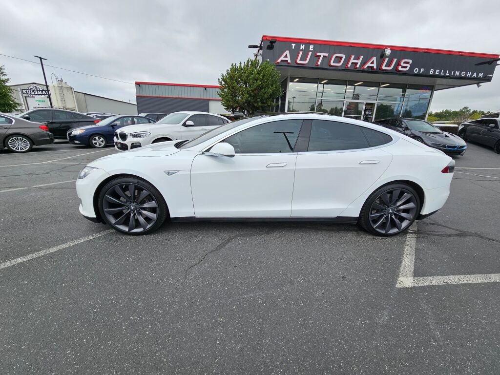 Used 2015 Tesla Model S 70D image 2