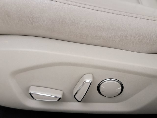 Used 2017 Ford Fusion SE w/ Fusion SE Technology Package FWD image 14