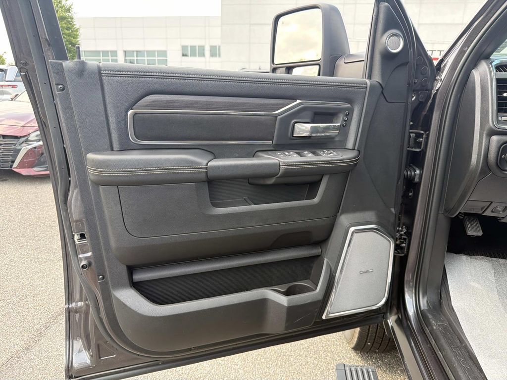New 2026 RAM 3500 Laramie AWD/4WD image 16