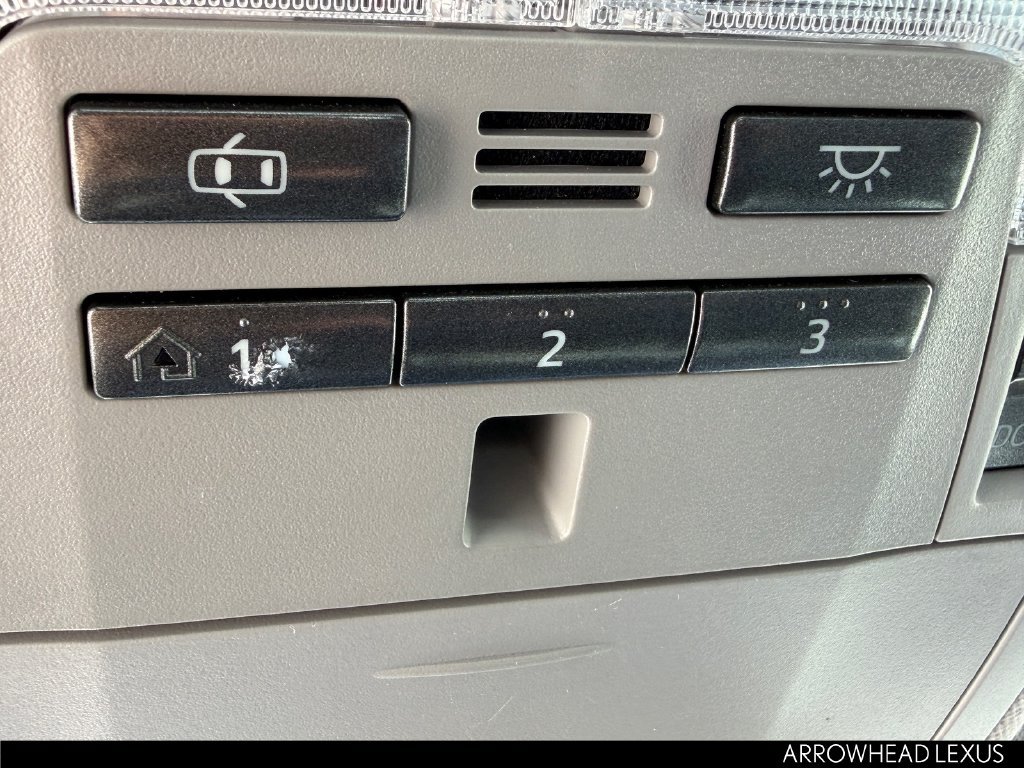 Used 2012 Toyota Camry XLE w/ Leather Pkg FWD image 36
