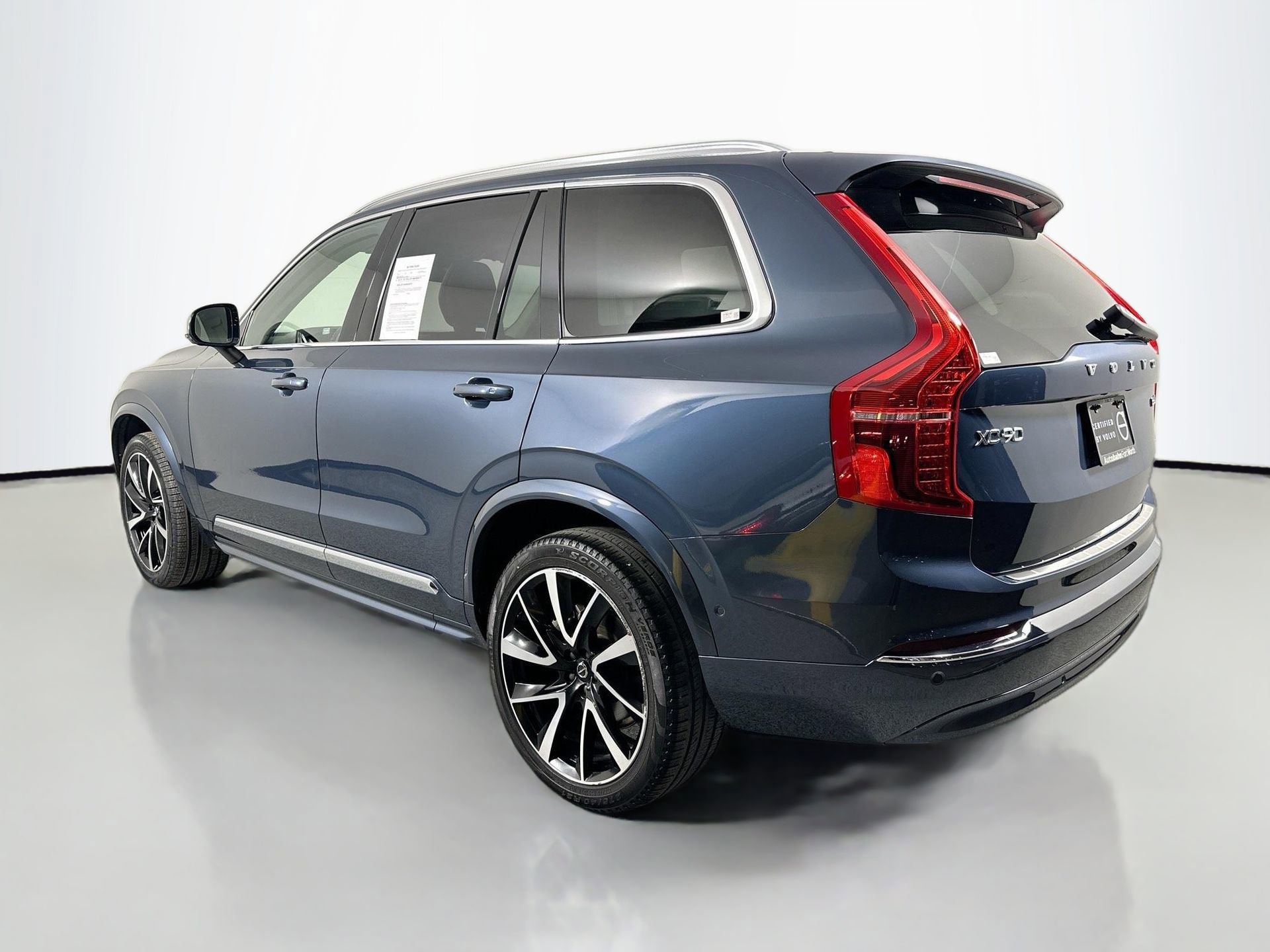 Certified 2023 Volvo XC90 B6 Plus w/ Protection Package image 8