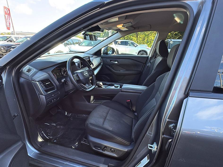 Certified 2025 Nissan Rogue SV AWD/4WD image 13