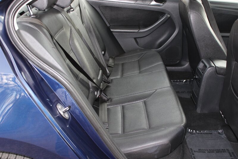 Used 2012 Volkswagen Jetta SE FWD image 15