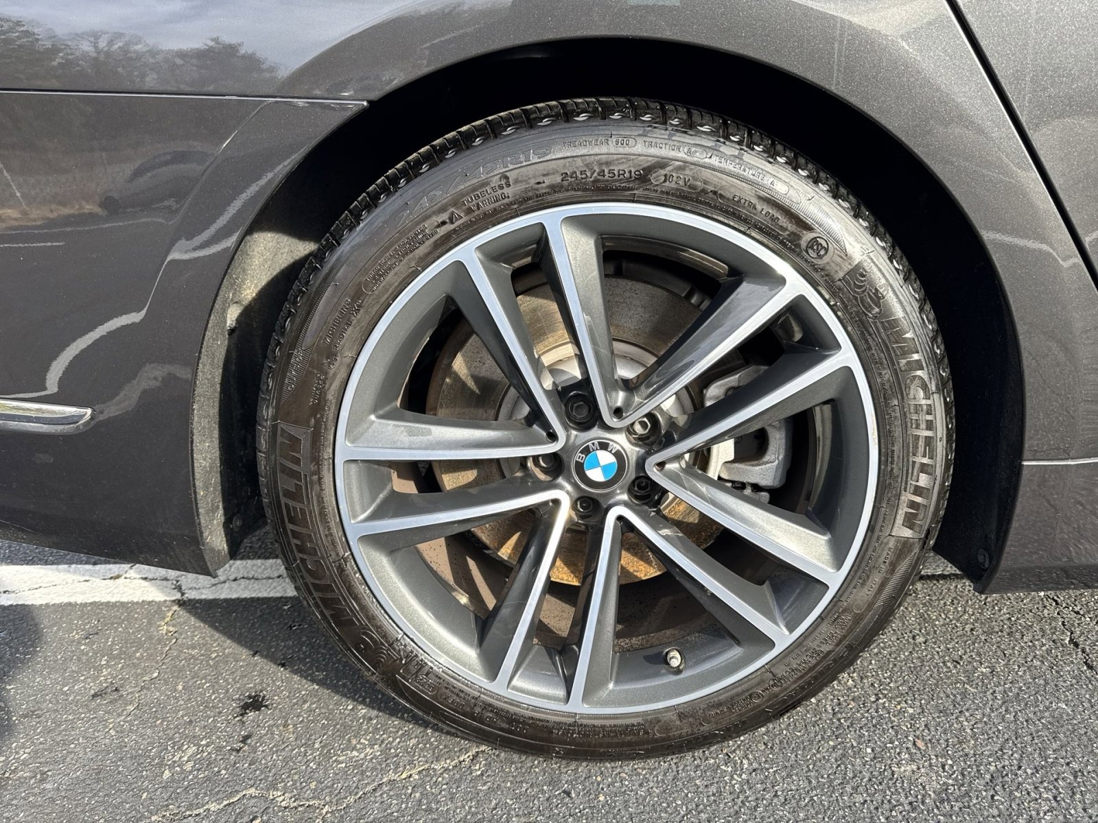 Used 2020 BMW 750i xDrive w/ Autobahn Package image 31