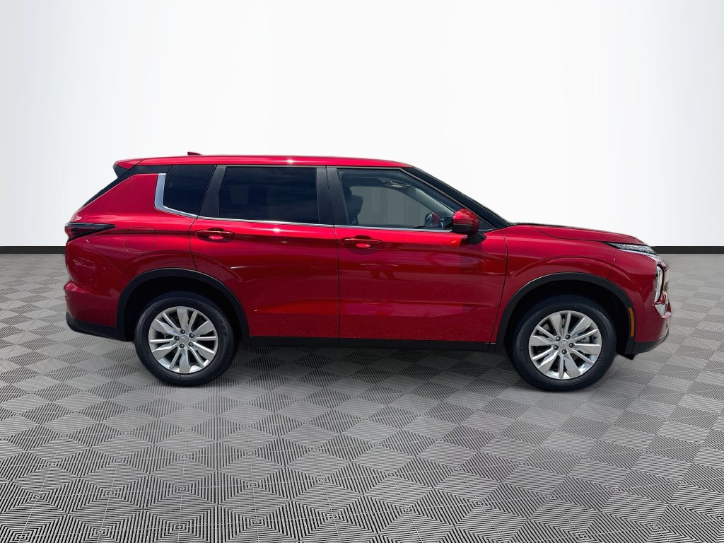 New 2026 Mitsubishi Outlander ES FWD image 4
