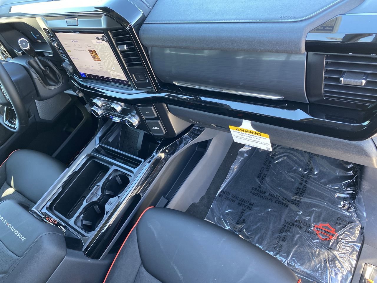 New 2026 Ford F250 Lariat w/ Black Appearance Package image 10