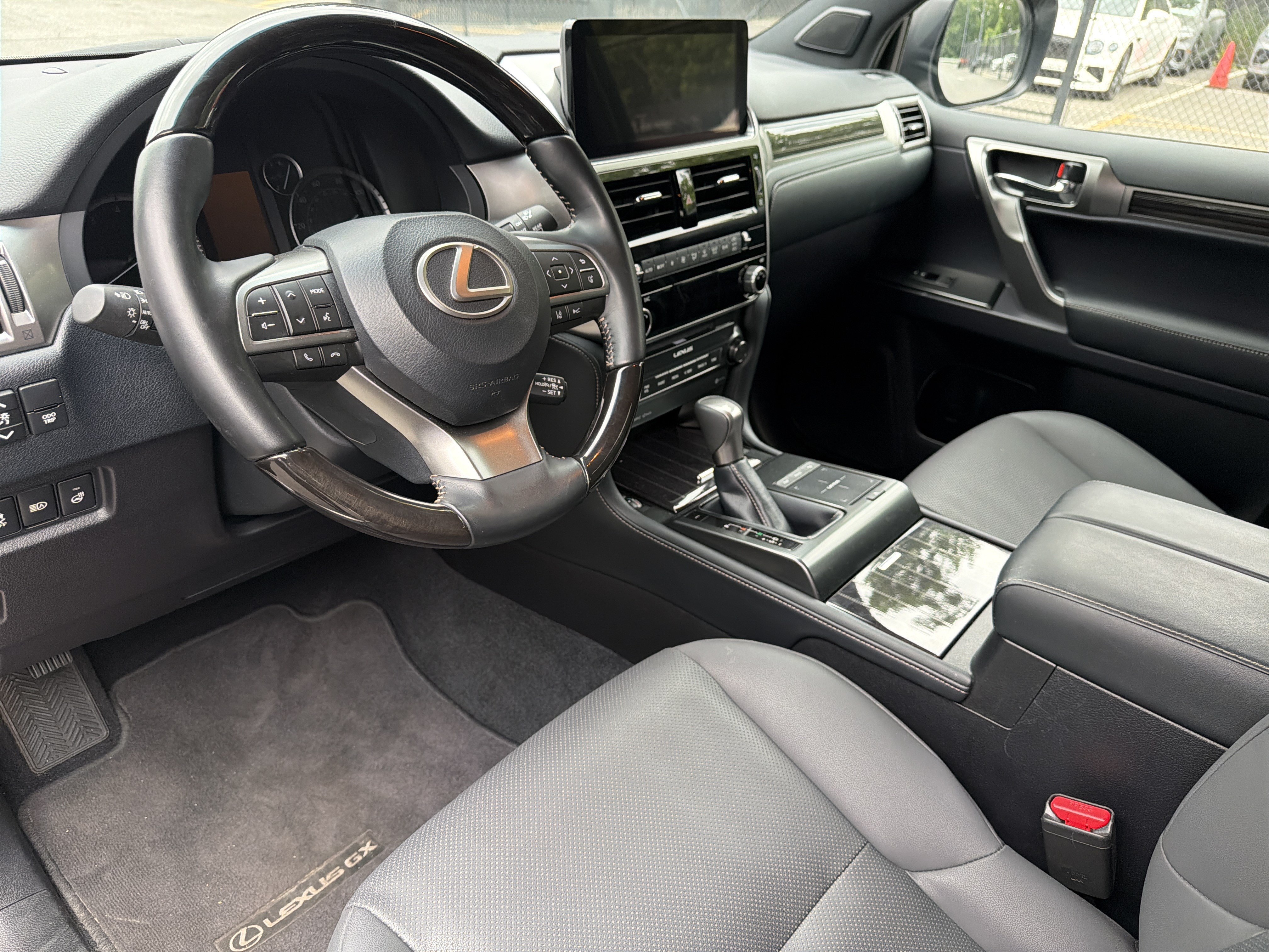 Used 2023 Lexus GX 460 Premium w/ Premium Package AWD/4WD image 14