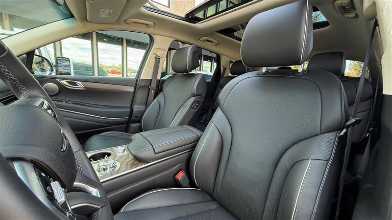 Used 2025 Genesis GV80 3.5T Advanced image 15
