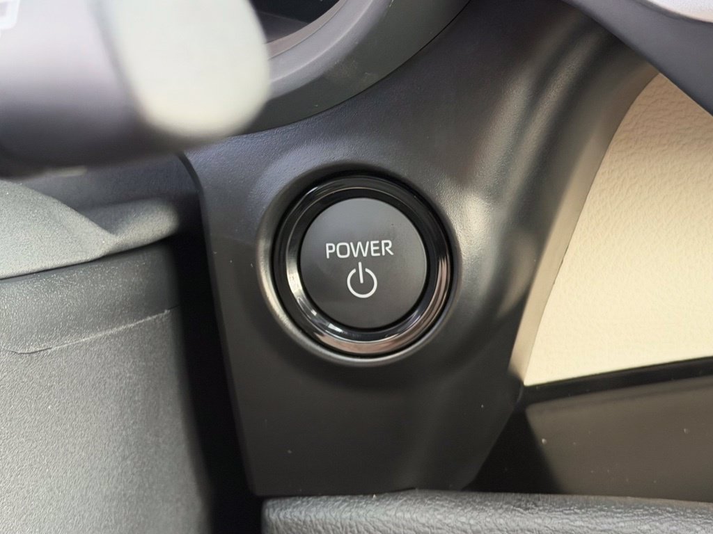 Used 2026 Toyota Sienna Limited FWD image 24