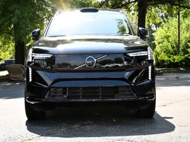 New 2025 Volvo EX90 Ultra AWD/4WD image 2