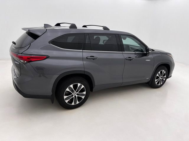 Used 2021 Toyota Highlander XLE image 6
