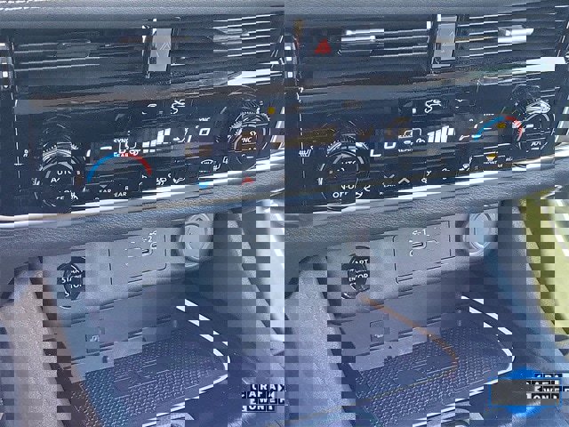 Certified 2025 Nissan Rogue SL w/ SL Premium Package image 18