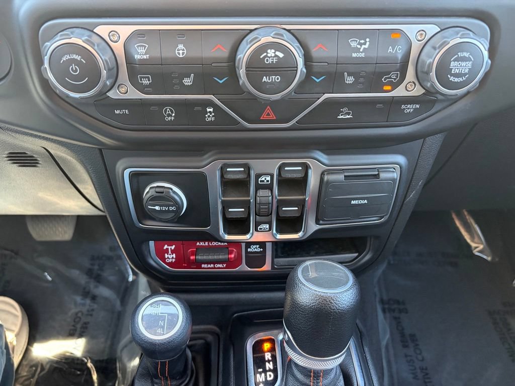Used 2023 Jeep Gladiator Mojave w/ Cold Weather Group AWD/4WD image 39