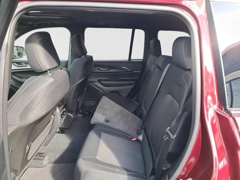 New 2025 Jeep Grand Cherokee Laredo X w/ Luxury Tech Group I image 16