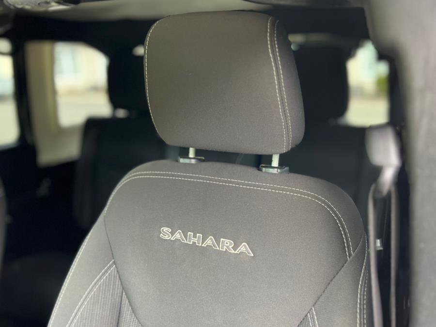 Used 2018 Jeep Wrangler Unlimited Sahara image 33