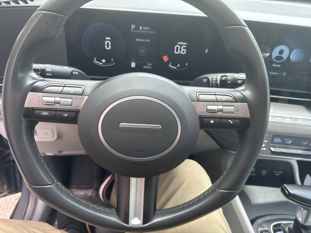 Used 2025 Hyundai Kona SEL FWD image 32