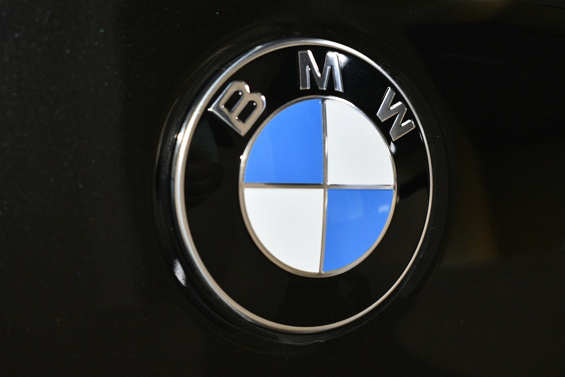 Used 2023 BMW M2 w/ Lighting Package image 99