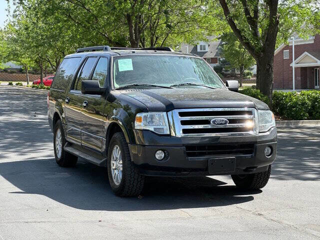 Used 2013 Ford Expedition EL XLT image 2