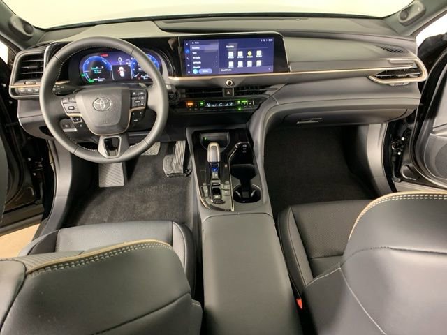 Used 2025 Toyota Crown Signia AWD/4WD image 35