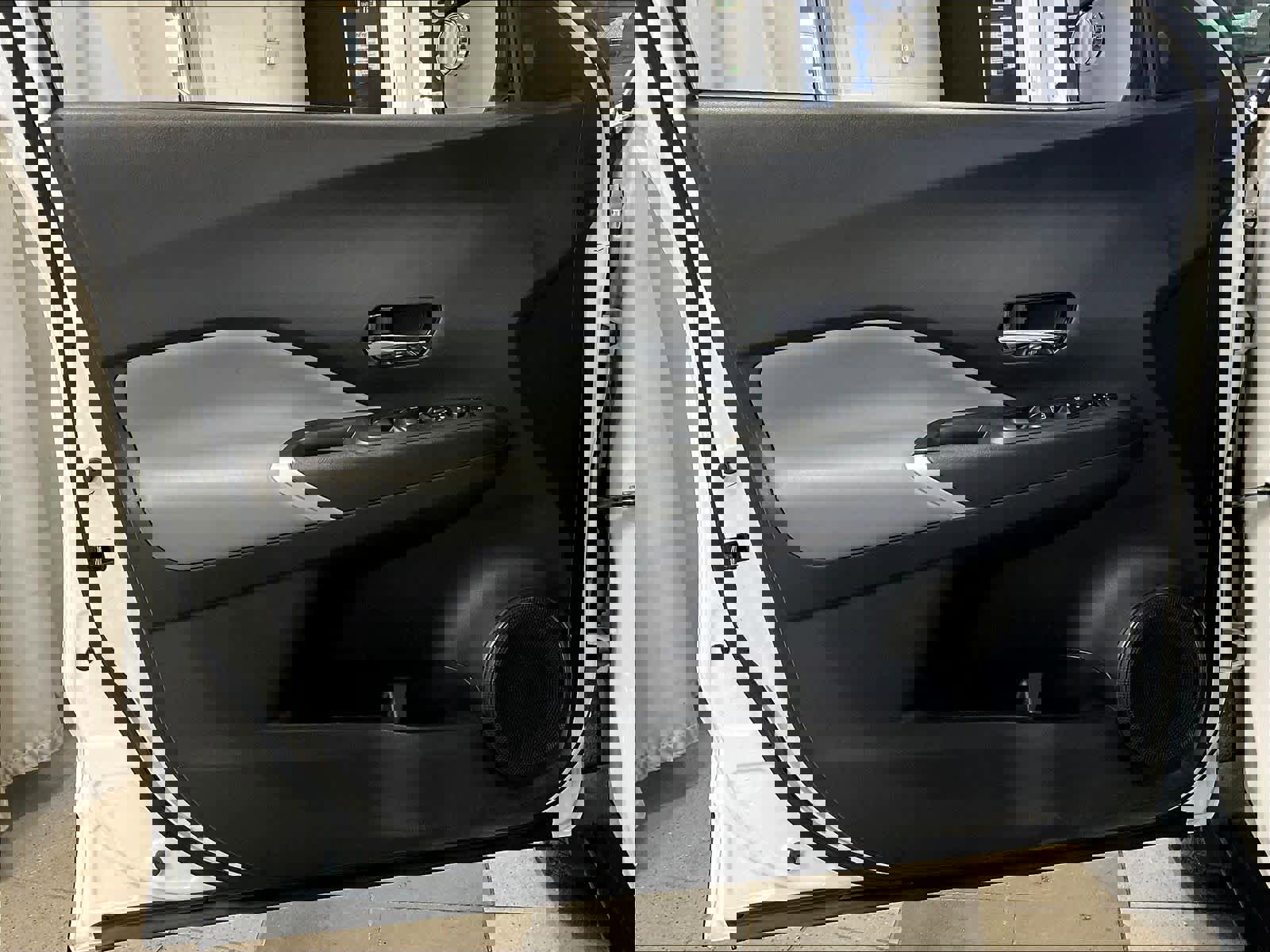 Certified 2023 Nissan Kicks SR w/ SR Premium Package image 9