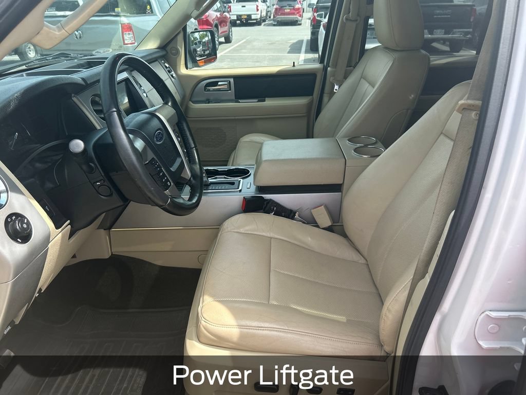 Used 2017 Ford Expedition Limited w/ Equipment Group 301A AWD/4WD image 9