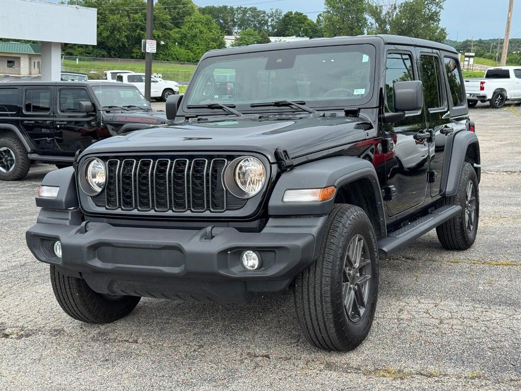 Used 2024 Jeep Wrangler Unlimited Sport AWD/4WD image 10