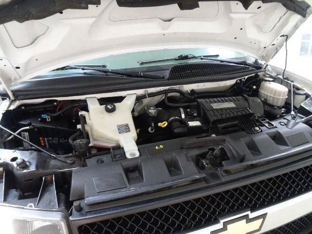 Used 2018 Chevrolet Express 2500 w/ Driver Convenience Package RWD image 37