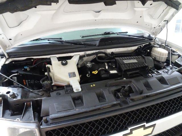Used 2018 Chevrolet Express 2500 w/ Driver Convenience Package RWD image 37