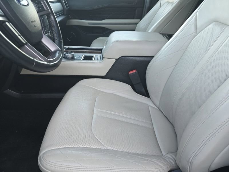 Used 2020 Ford Expedition Platinum RWD image 17