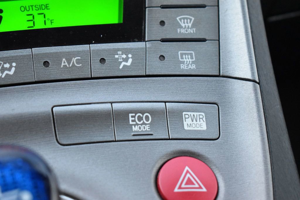 Used 2015 Toyota Prius One FWD image 38