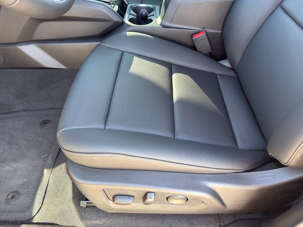 New 2026 GMC Canyon Elevation w/ Convenience Package image 12