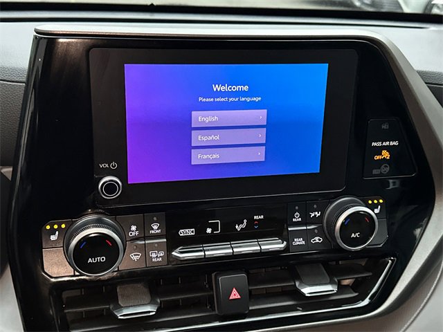 Certified 2024 Toyota Highlander XLE image 32