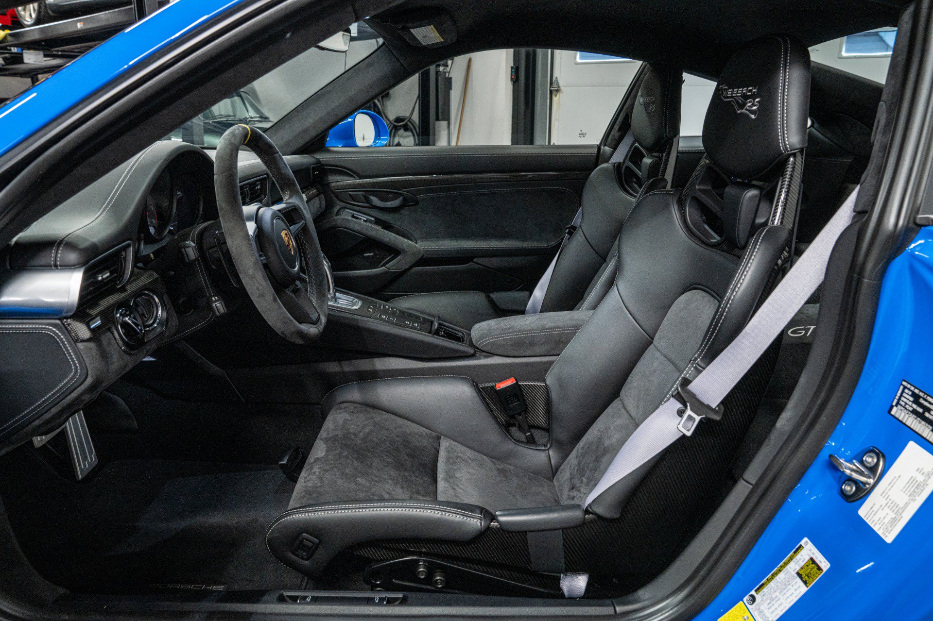 Used 2018 Porsche 911 GT2 RS RWD image 36