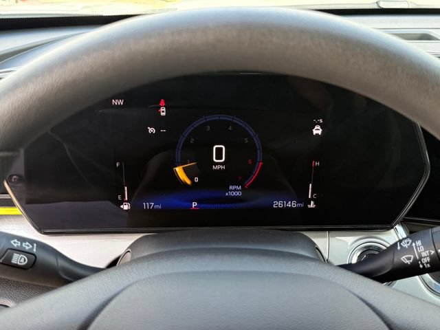 Used 2025 Chevrolet Trax LT FWD image 20
