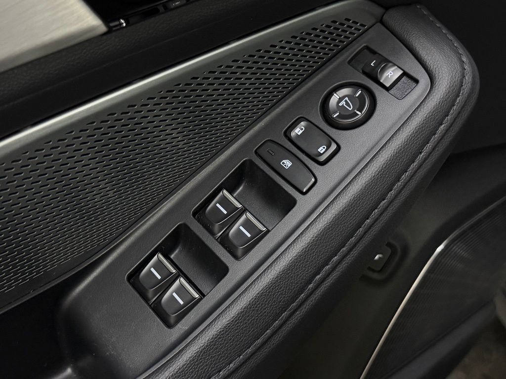 Certified 2025 Acura MDX SH-AWD image 13