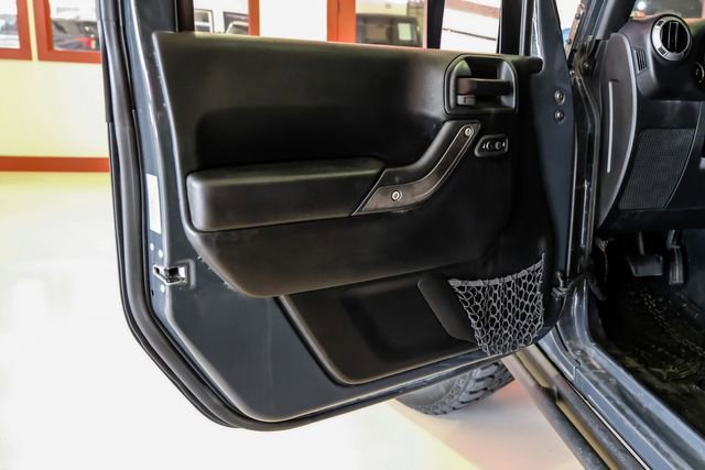 Used 2017 Jeep Wrangler Unlimited Willys image 38