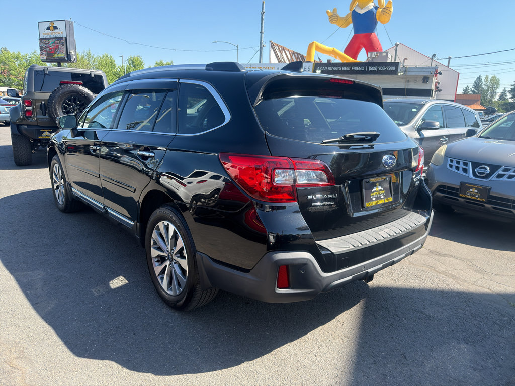 Used 2018 Subaru Outback 3.6R Touring AWD/4WD image 4