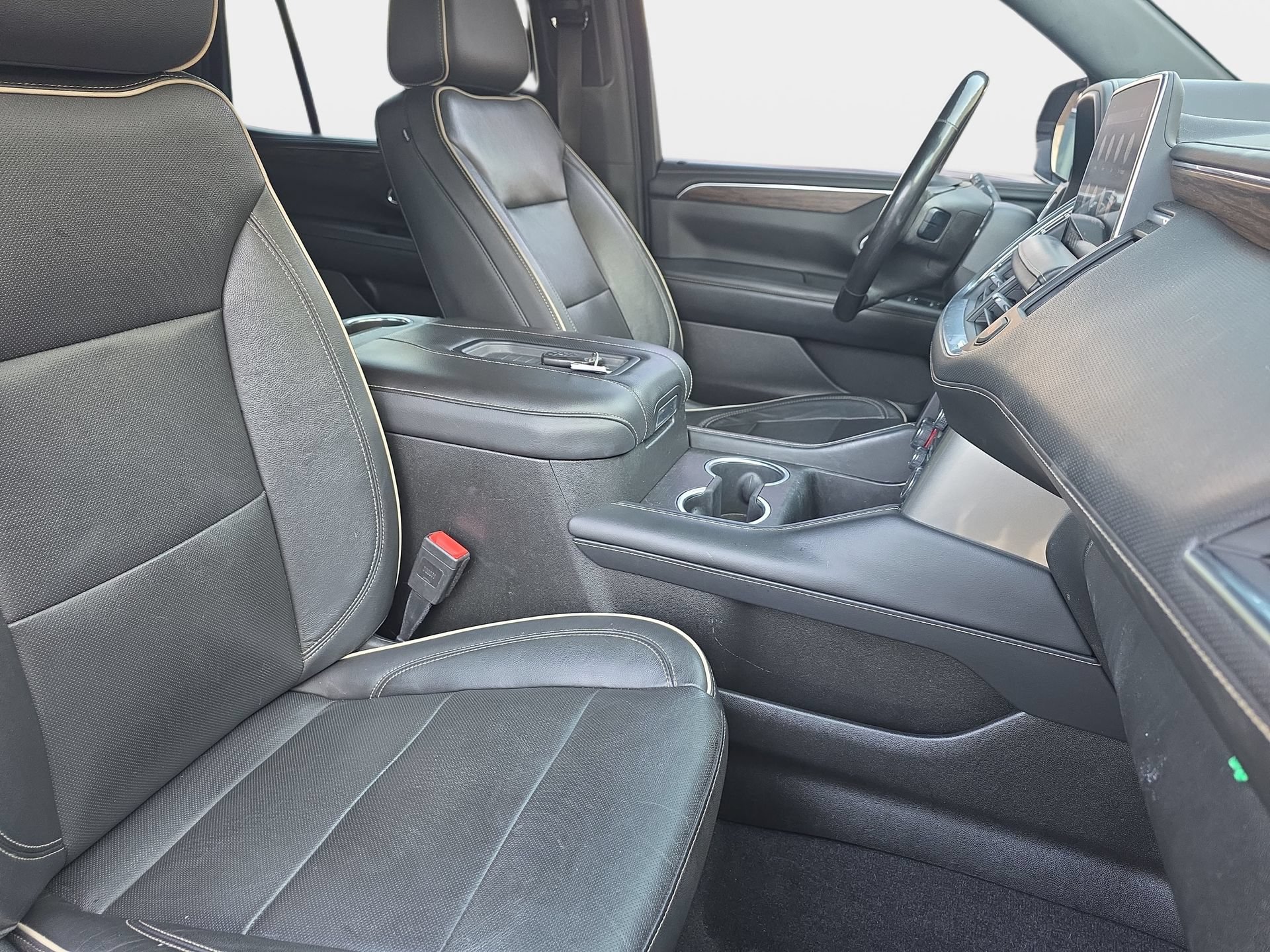 Used 2021 Chevrolet Tahoe Premier w/ Premium Package AWD/4WD image 10