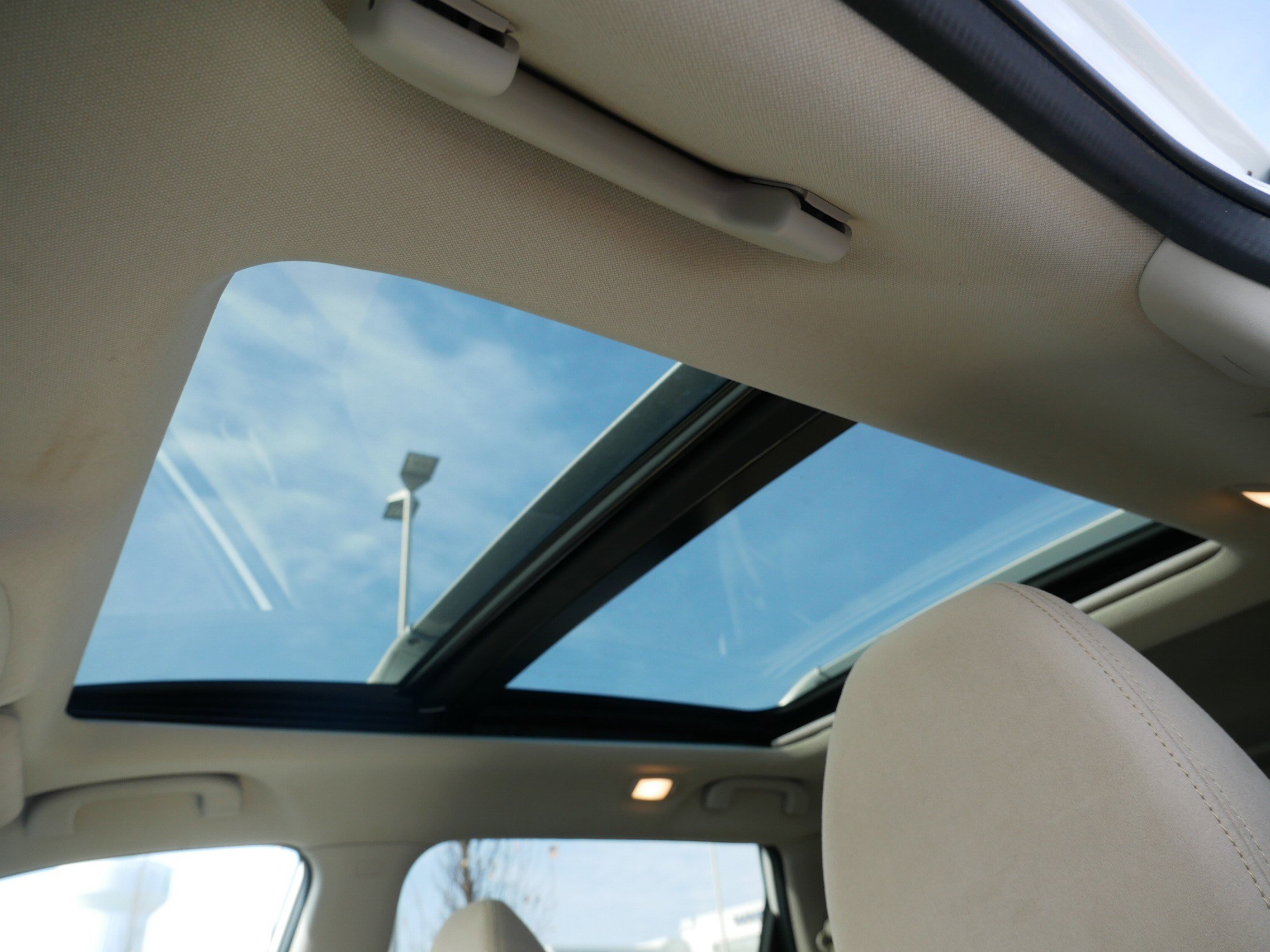 Used 2014 Nissan Rogue SV w/ SV Premium Package image 33