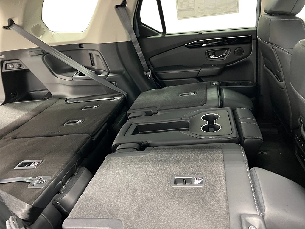 New 2025 Honda Pilot Touring image 39