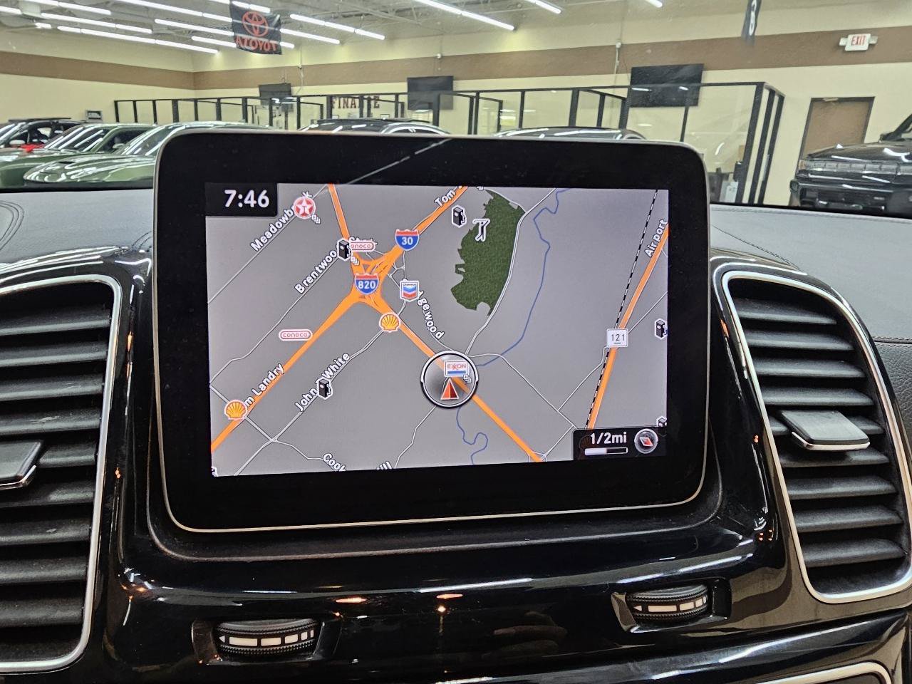 Used 2018 Mercedes-Benz GLS 550 4MATIC image 33