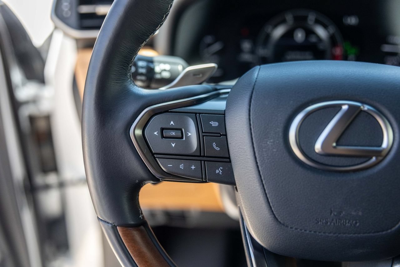 Used 2024 Lexus LX 600 4WD w/ Luxury Package image 24