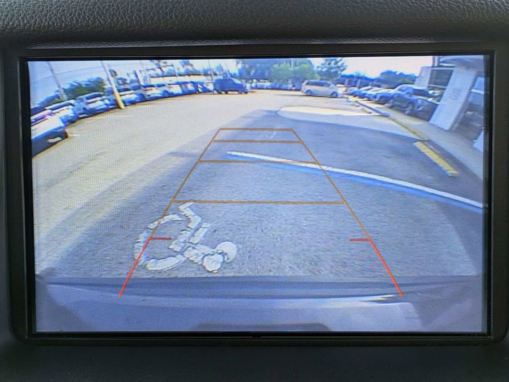 Used 2018 GMC Yukon SLE w/ SLE Value Package image 27