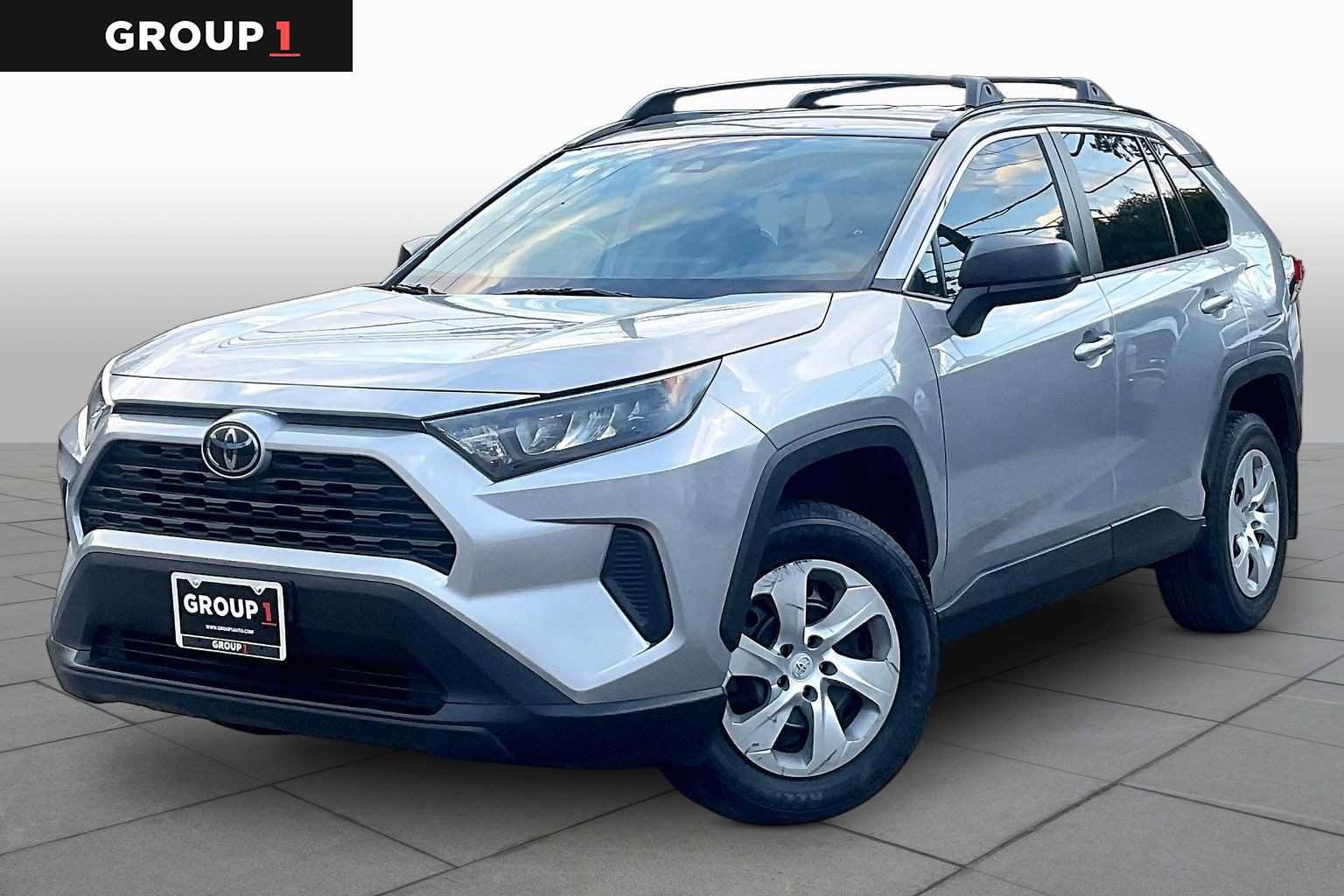 Used 2019 Toyota RAV4 LE FWD image 1
