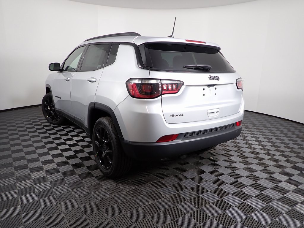 New 2026 Jeep Compass Latitude image 9