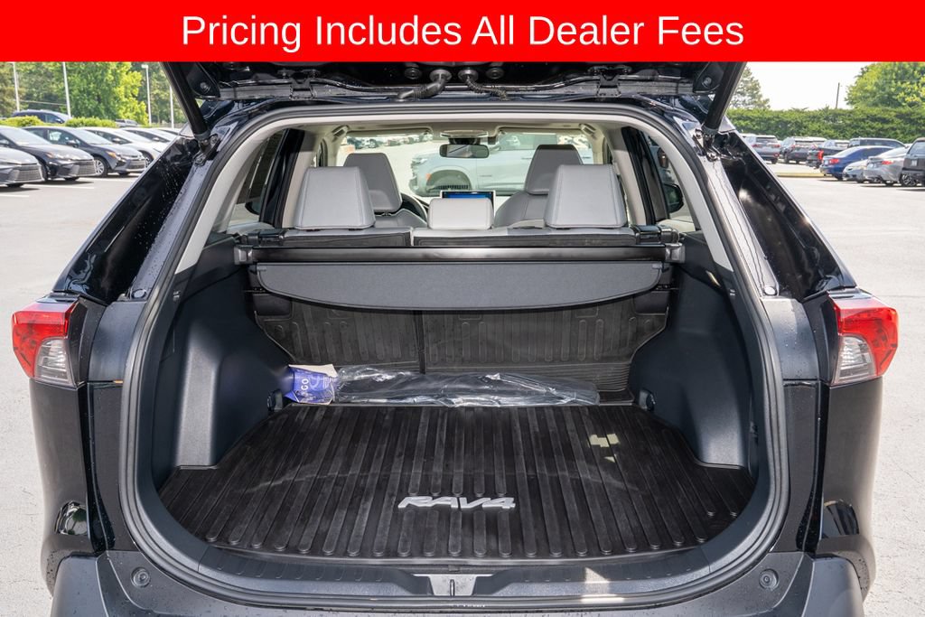Used 2023 Toyota RAV4 XLE Premium AWD/4WD image 5