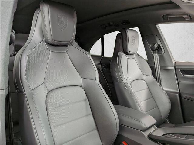 New 2026 Porsche Macan 4S Electric image 24